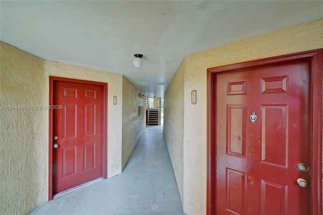 Building Photo - 457 Vista Isles Dr