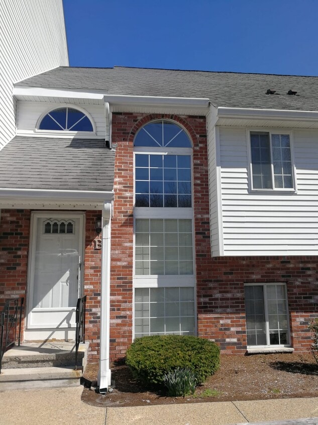 Primary Photo - 120 Tall Oaks Dr