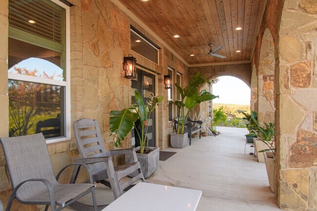 Foto del edificio - 21404 Lonesome Ct