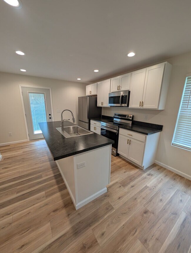 Foto del edificio - 1117 Edwardsburg Ave