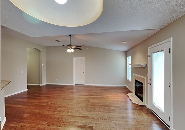 Foto del edificio - 1511 Beecher Ln