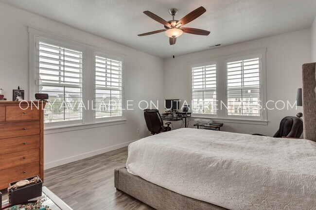 Foto del edificio - 4583 W Crosswater Rd