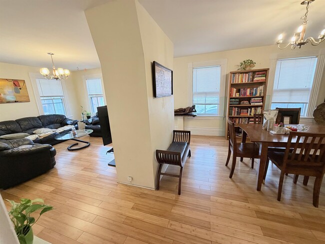 Building Photo - 4 Saint Mary Rd