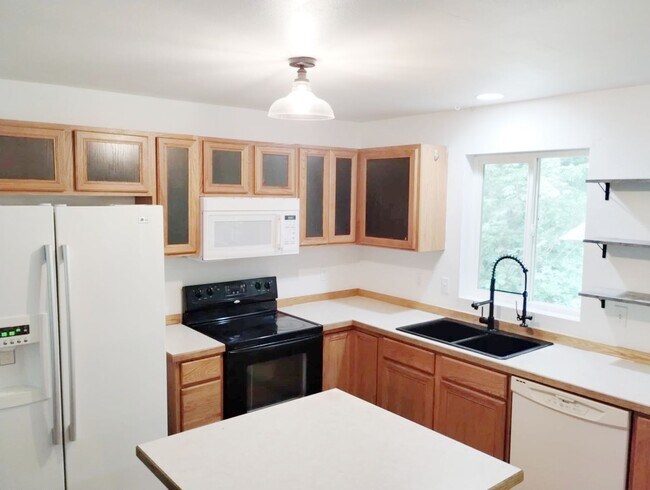 Building Photo - 3bd 2ba at the beach