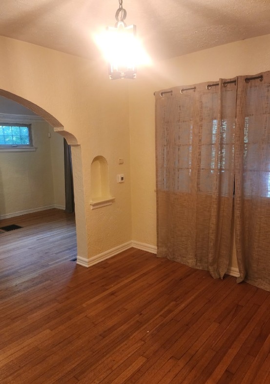 Building Photo - 6171 Kingsley Dr