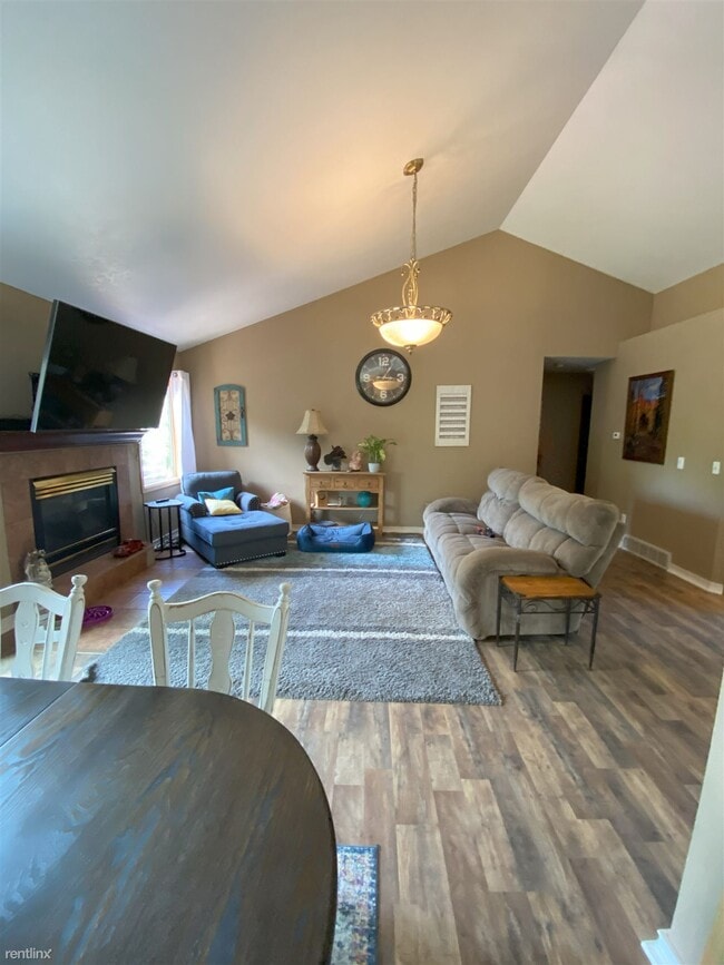 Building Photo - 5 br, 3 bath House - 1363 West 6th Street