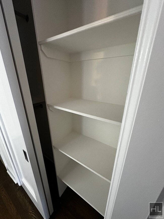 Foto del edificio - E 87 ST Near Lex. 4/5/6 & Q Train, Dishwasher & NO Broker's Fees!