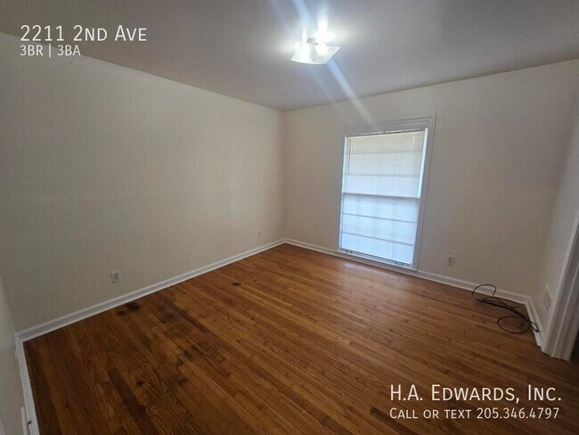 Foto del edificio - 2211 2nd Ave