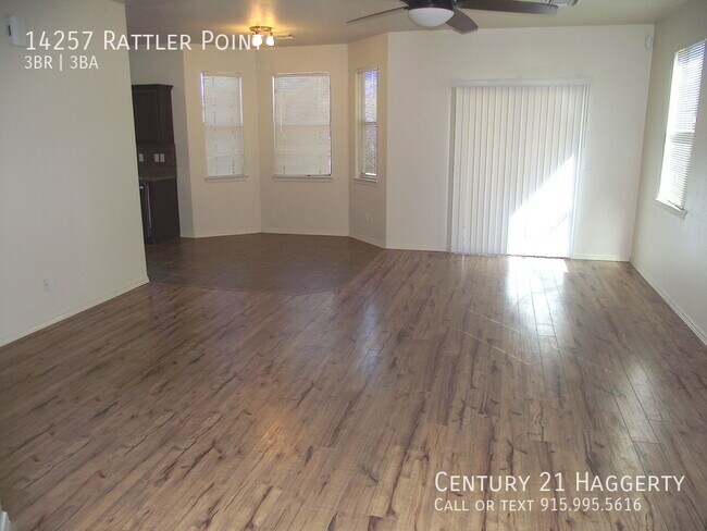 Building Photo - East El Paso 3 bed Refirg A/C