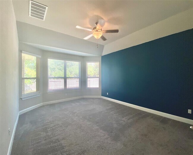 Foto del edificio - 2212 Laurel Arbor Dr