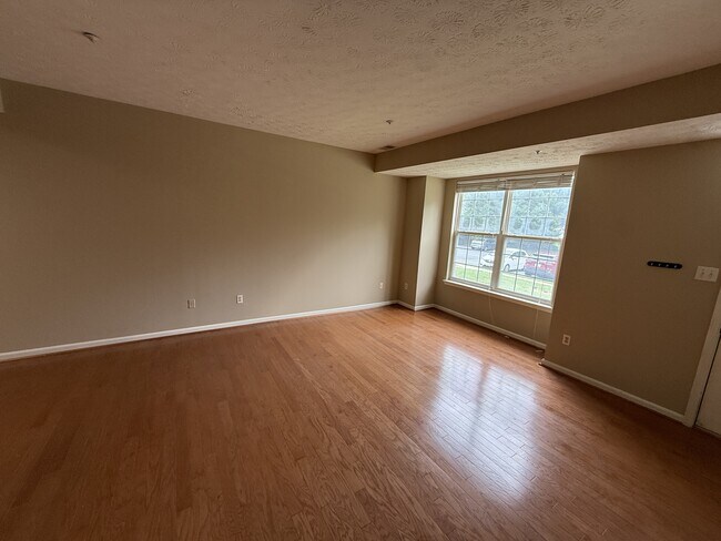 Foto del edificio - 6452 Benjamins Ct