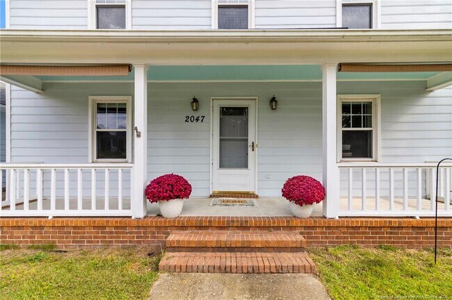 Foto del edificio - 2047 Birchcreft Dr