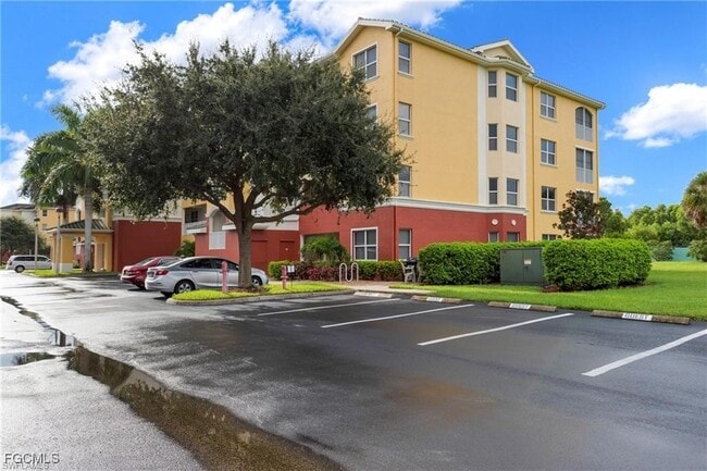 Foto del edificio - 11001 Gulf Reflections Drive