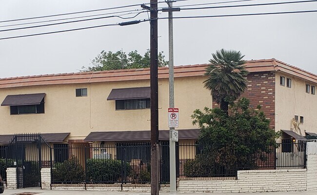 Building Photo - 7904 Laurel Canyon Blvd