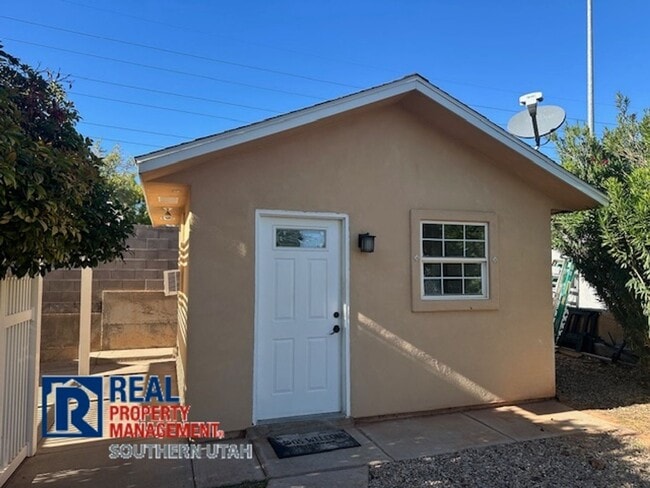 Building Photo - RV PAD with Casita