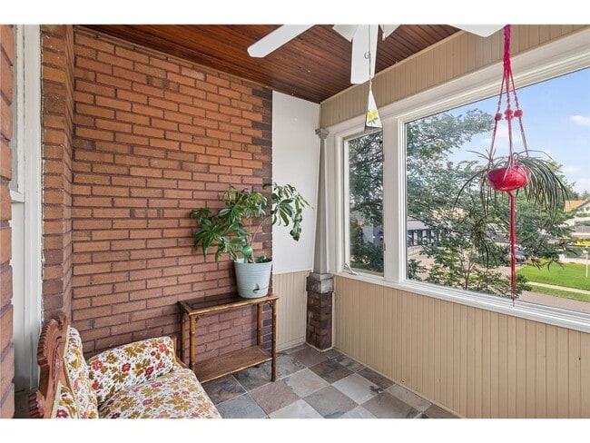 Foto del edificio - 722 Grand Ave