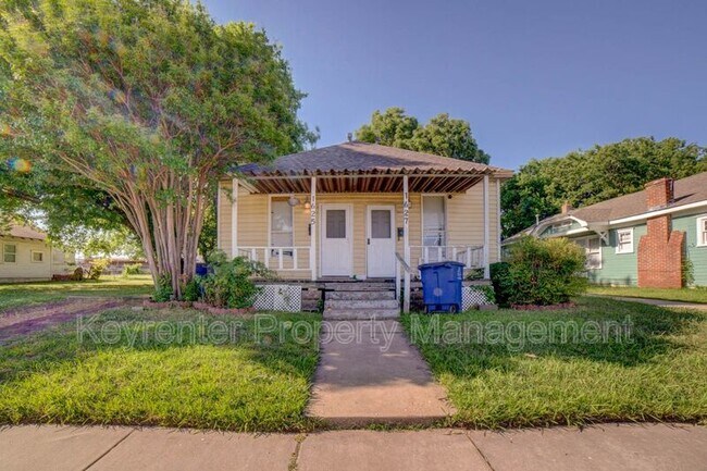 Building Photo - 1625 E 4th St