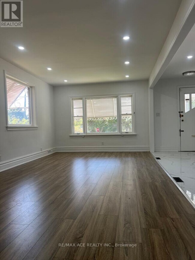 Photo du bâtiment - 1 Aylesford Dr