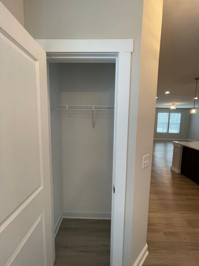 Foto del edificio - Beautiful Townhome located in Pineville, NC