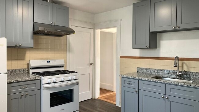 Foto del edificio - 529 Pleasant St
