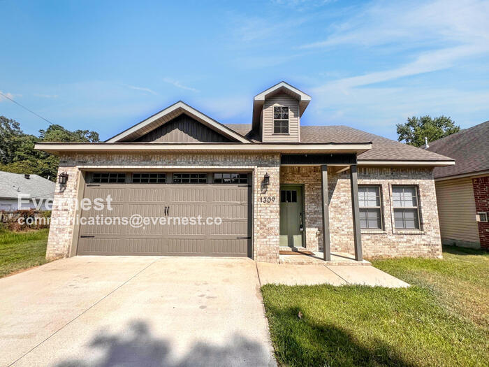 Foto principal - 1309 N Jeff Davis Ave