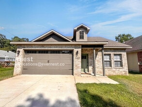 Building Photo - 1309 N Jeff Davis Ave