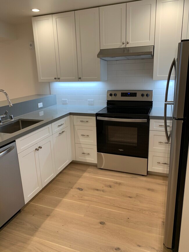 Building Photo - 3127 Octavia St