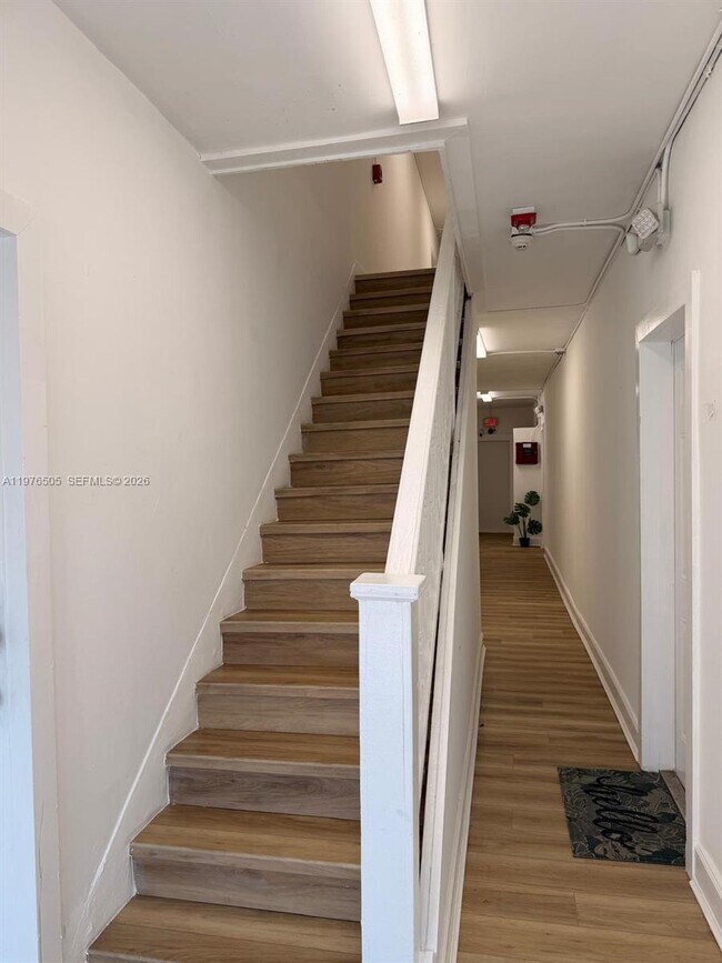 Foto del edificio - 337 SW 10th Ave