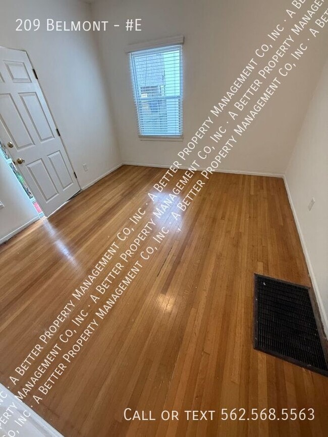 Building Photo - 209 Belmont-#E