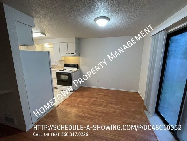 Foto del edificio - Perfect location 2 bedroom 1.5 bathroom To...