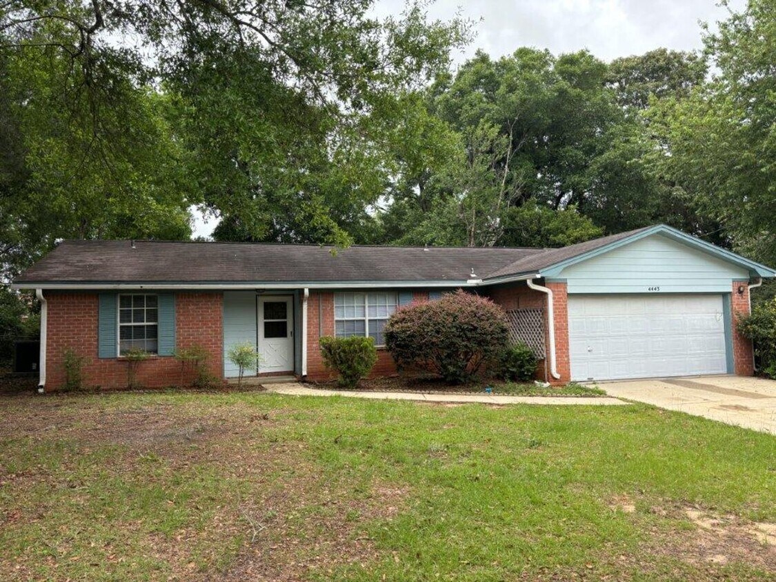 Primary Photo - Nice home in Pace area!