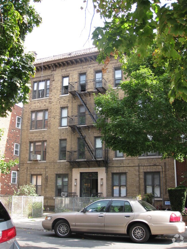 Building Photo - 1421 53rd St