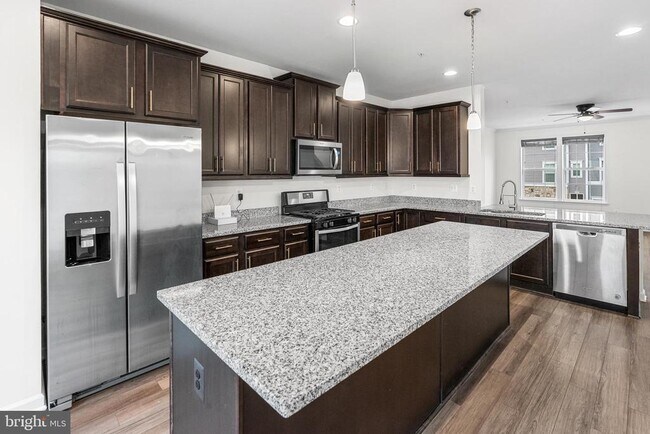 Foto del edificio - 6202 Davinci St