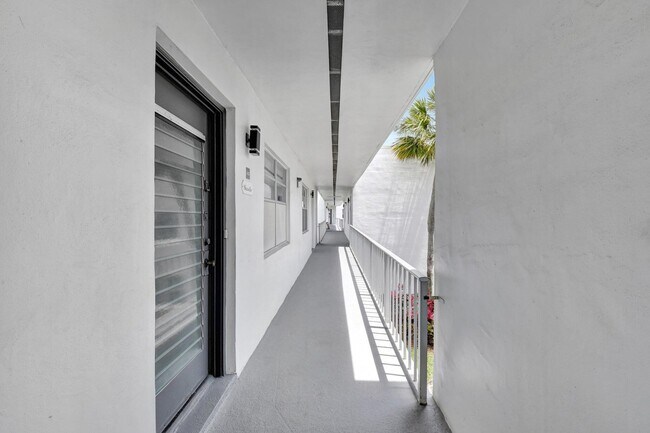 Foto del edificio - 413 Normandy Ln