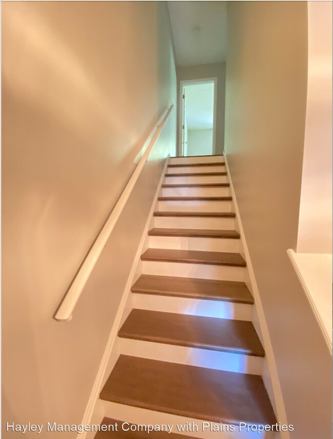 Building Photo - 2 br, 2.5 bath House - 2428 E. University ...