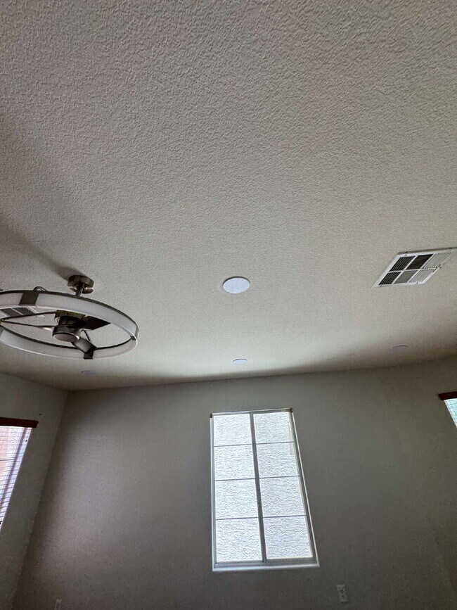 Foto del edificio - 3 Bed 3.5 Bath Summerlin