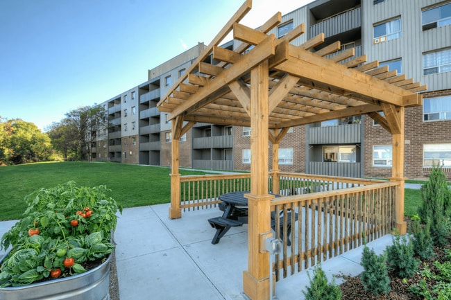 Building Photo - Platts Crossing