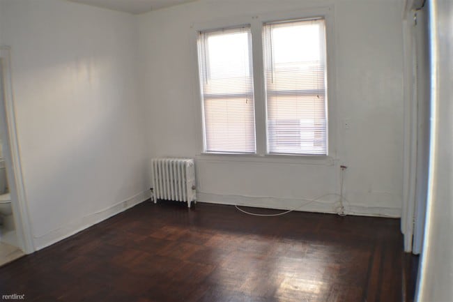 Building Photo - 2218 28th St