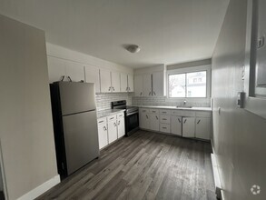 Building Photo - 46 Terris Ave