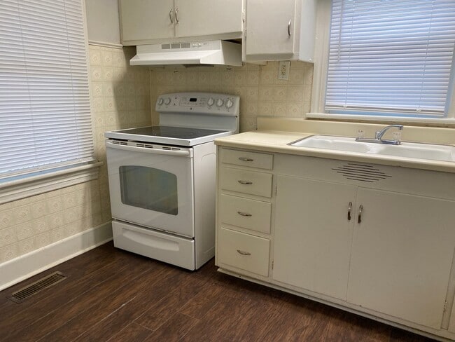 Building Photo - 36 Bryant St