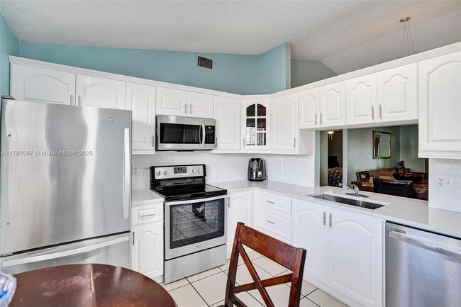 Building Photo - 8372 Blue Cypress Dr