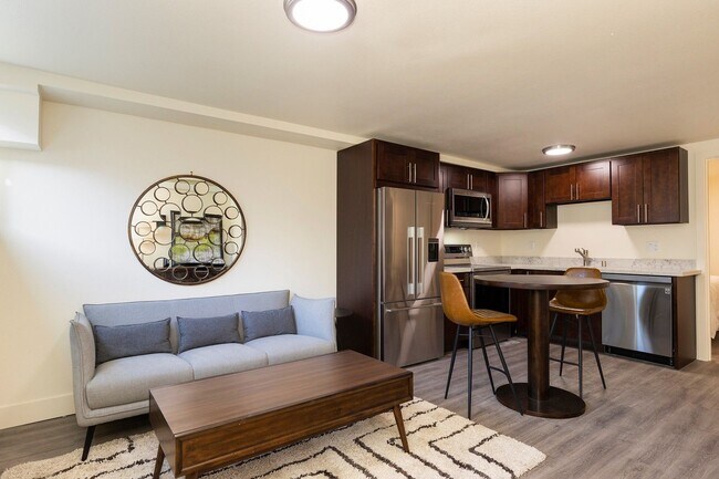 Foto del edificio - Ballard Gem! Updated Apartment w/ Parking, Bright Interiors & Steps to Dining + Parks