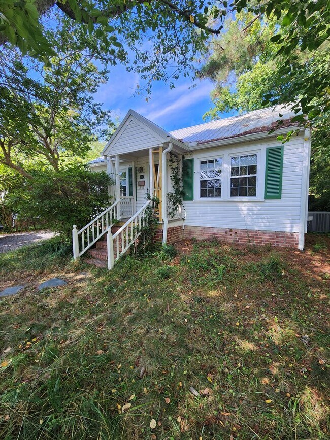 Building Photo - 102 Goldston Drive - 2br/1ba (HOUSE) - CAR...
