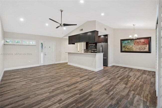 Foto del edificio - 349 NW 94th Terrace