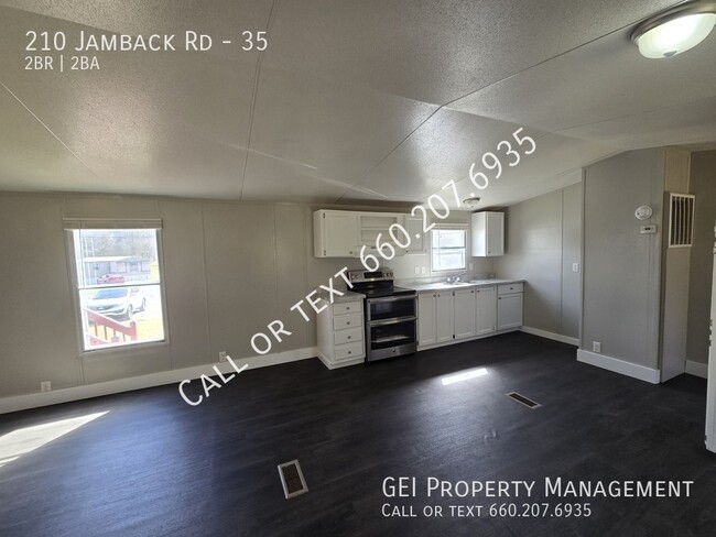 Building Photo - 210 Jamback Rd