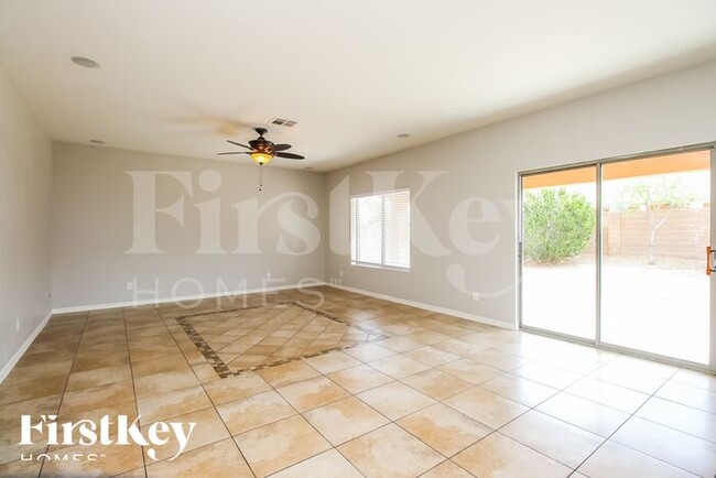 Foto del edificio - 42963 W Wild Horse Trail