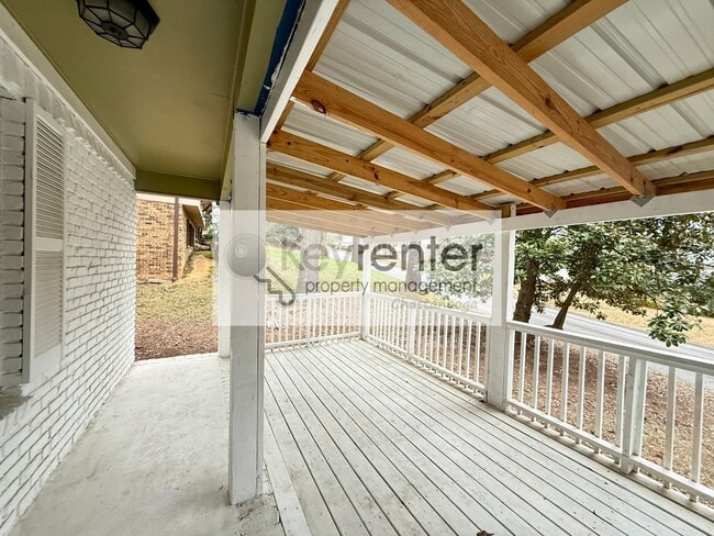 Photo - 1300 Highcrest Dr House