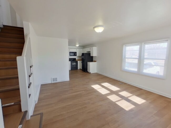 Foto del edificio - 703 S Hydraulic Ave