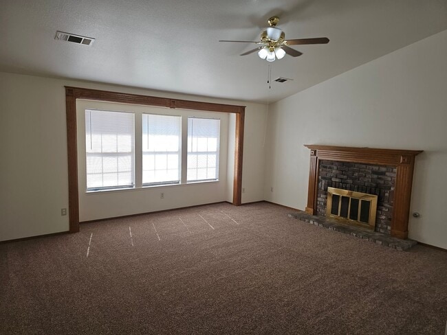 Foto del edificio - 1845 N Selina Ct