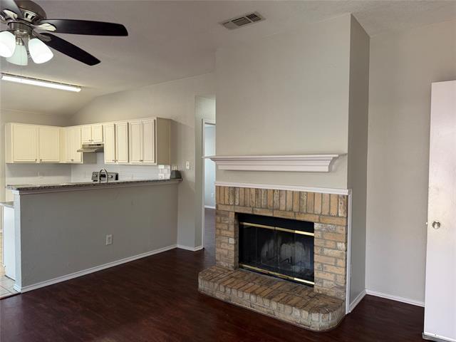 Foto del edificio - 10239 Blackjack Oaks Dr